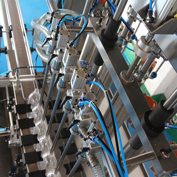 ເຄື່ອງເຕີມນ້ ຳ ມັນ